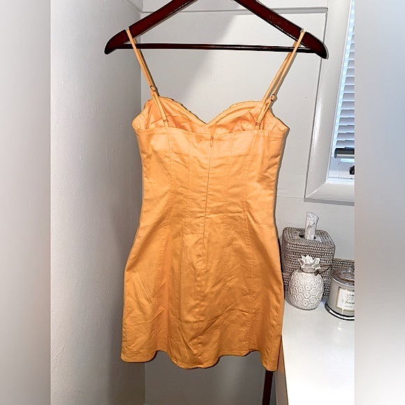 ASTR The Label - Vietta Ruched Mini Dress - Picture 5 of 7